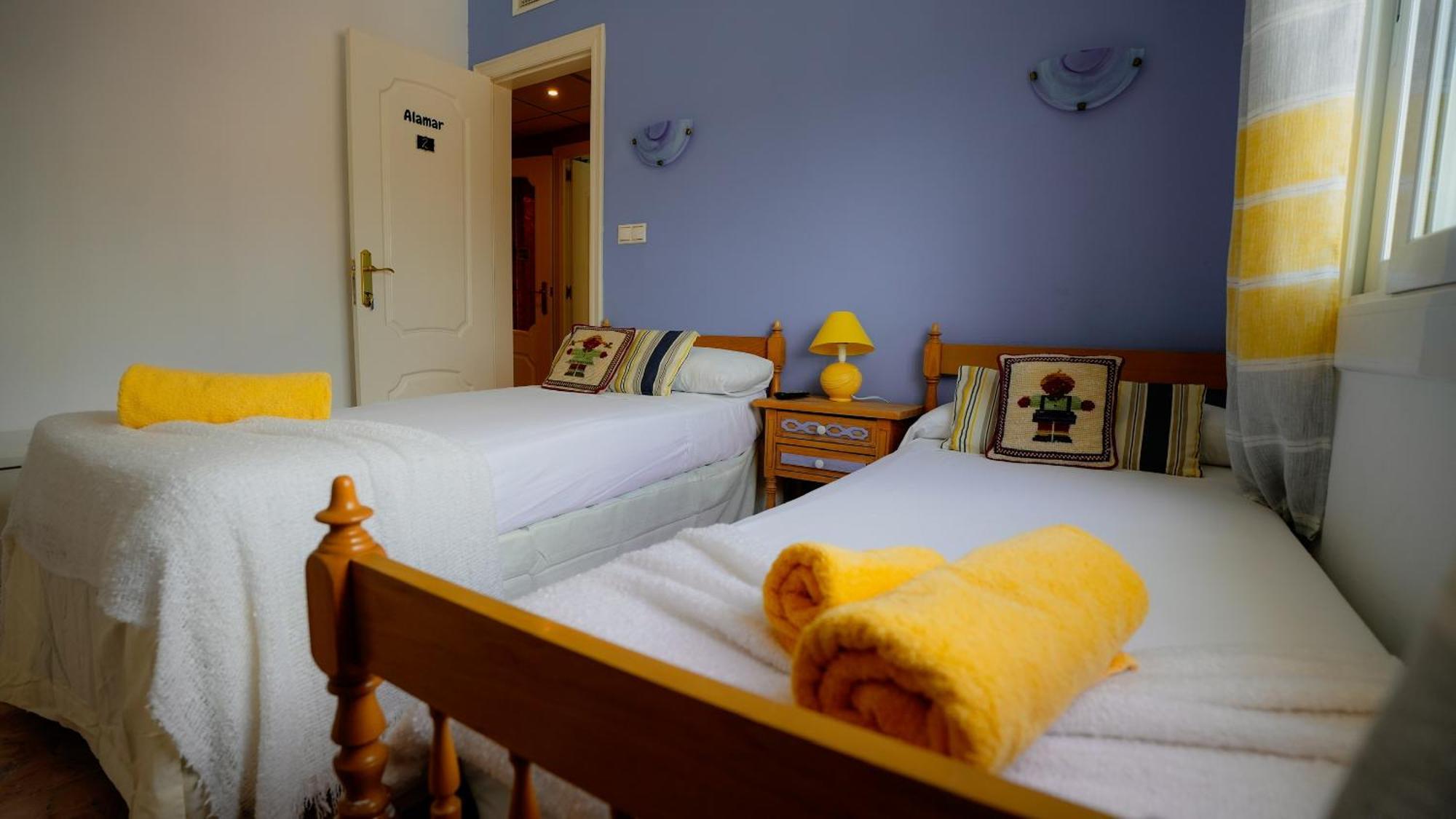 La Casa De Mima Bed & Breakfast Cubelles Oda fotoğraf